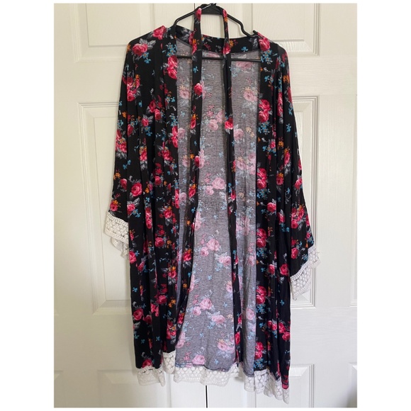 Pinkblush Other - PinkBlush Maternity Floral Robe - Size L